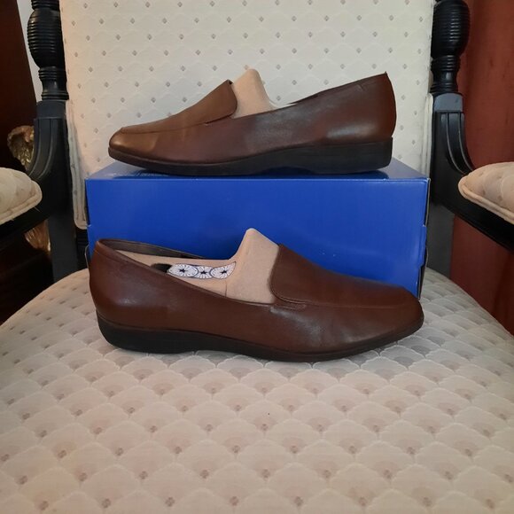 EASY SPIRIT LOAFER US 9M Rich Warm BROWN LEATHER GORE SLIP-ON - Picture 3 of 7